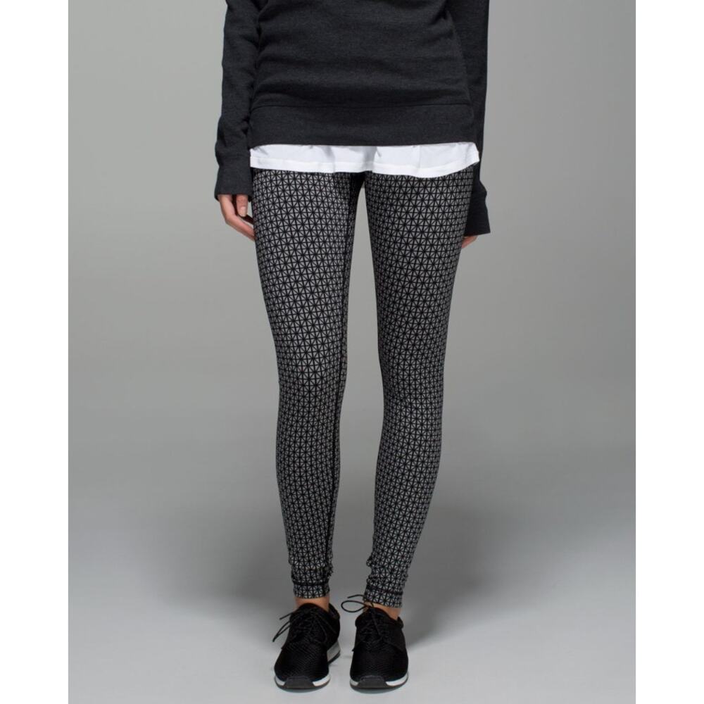 Lululemon Leggings Wunder Under Full-On Luon Size 4 Black and Silver